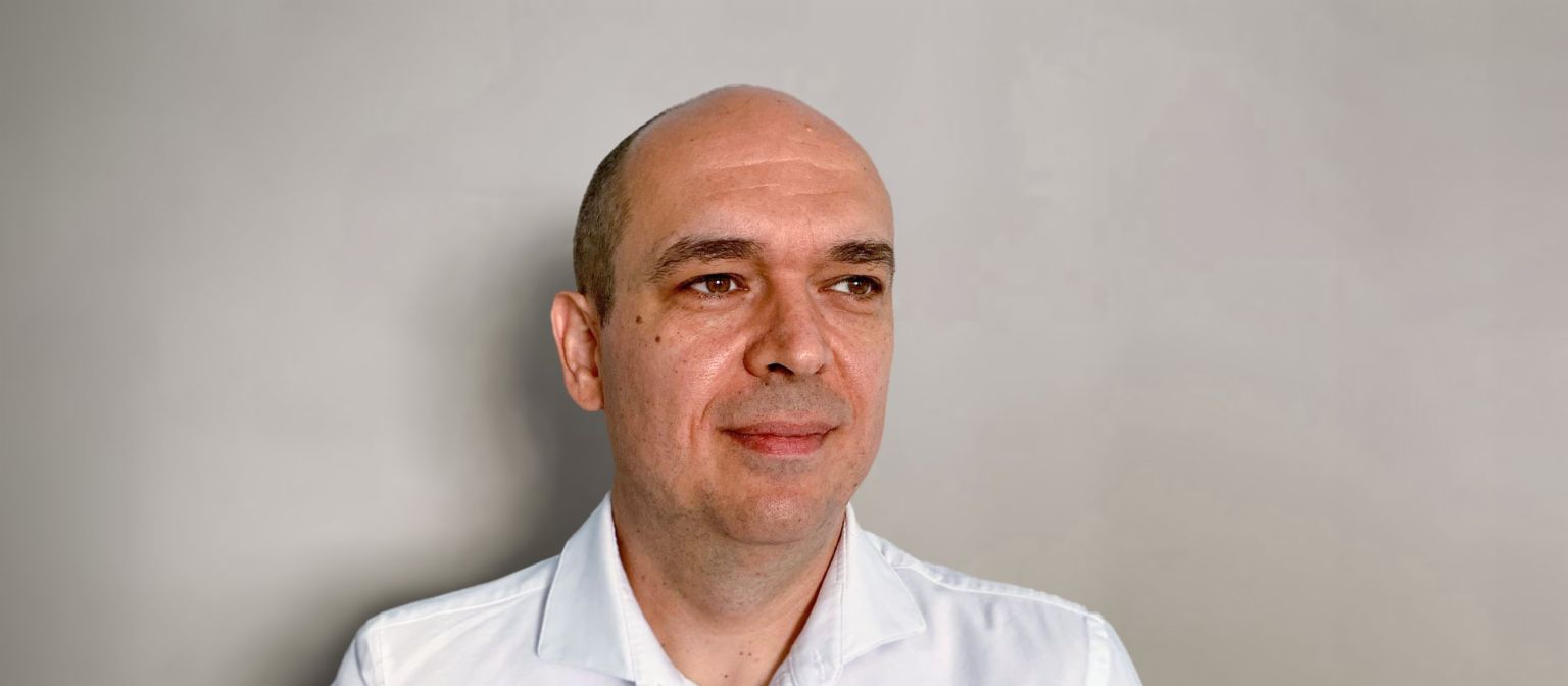 Главна снимка показва Кристиан Мусат, управляващ директор EOS International BVG и „мозъка“ на проекта Kollecto+.