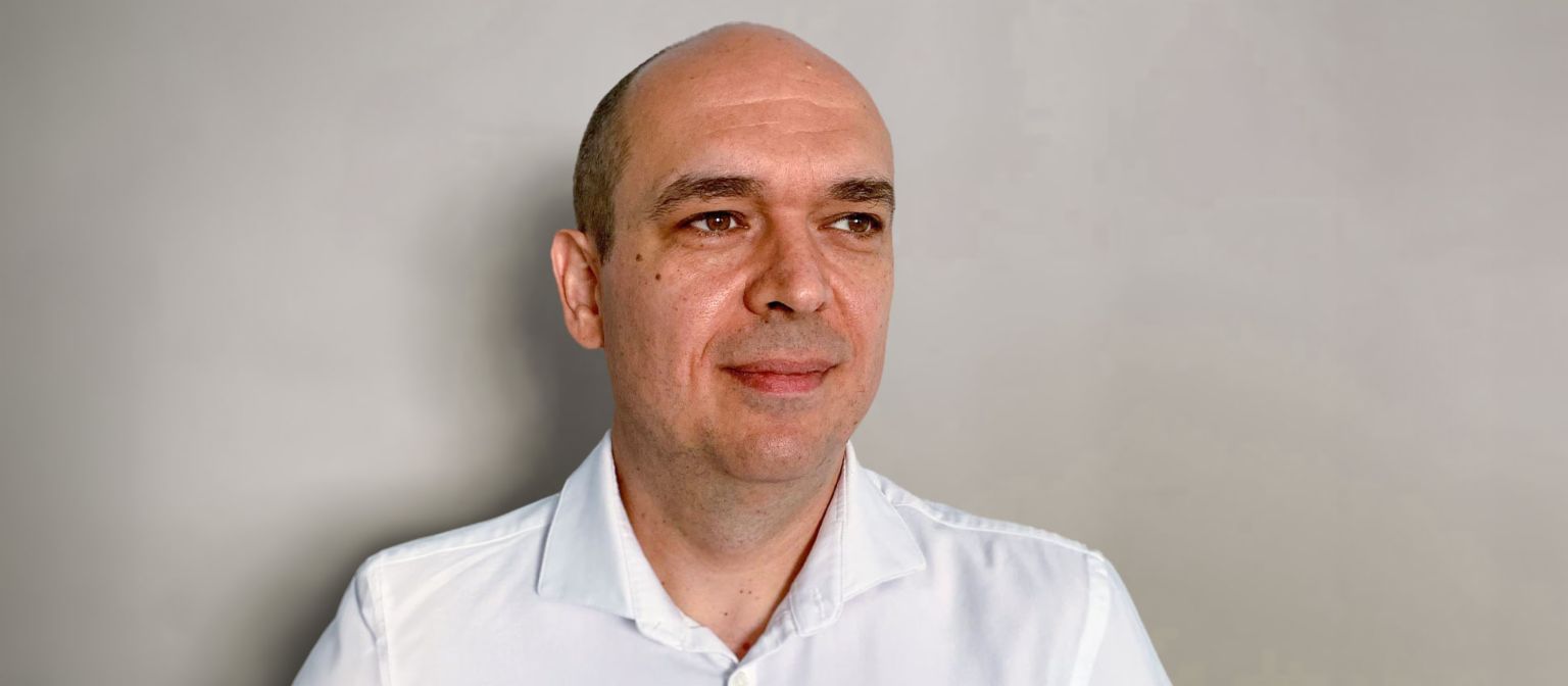 Главна снимка показва Кристиан Мусат, управляващ директор EOS International BVG и „мозъка“ на проекта Kollecto+.