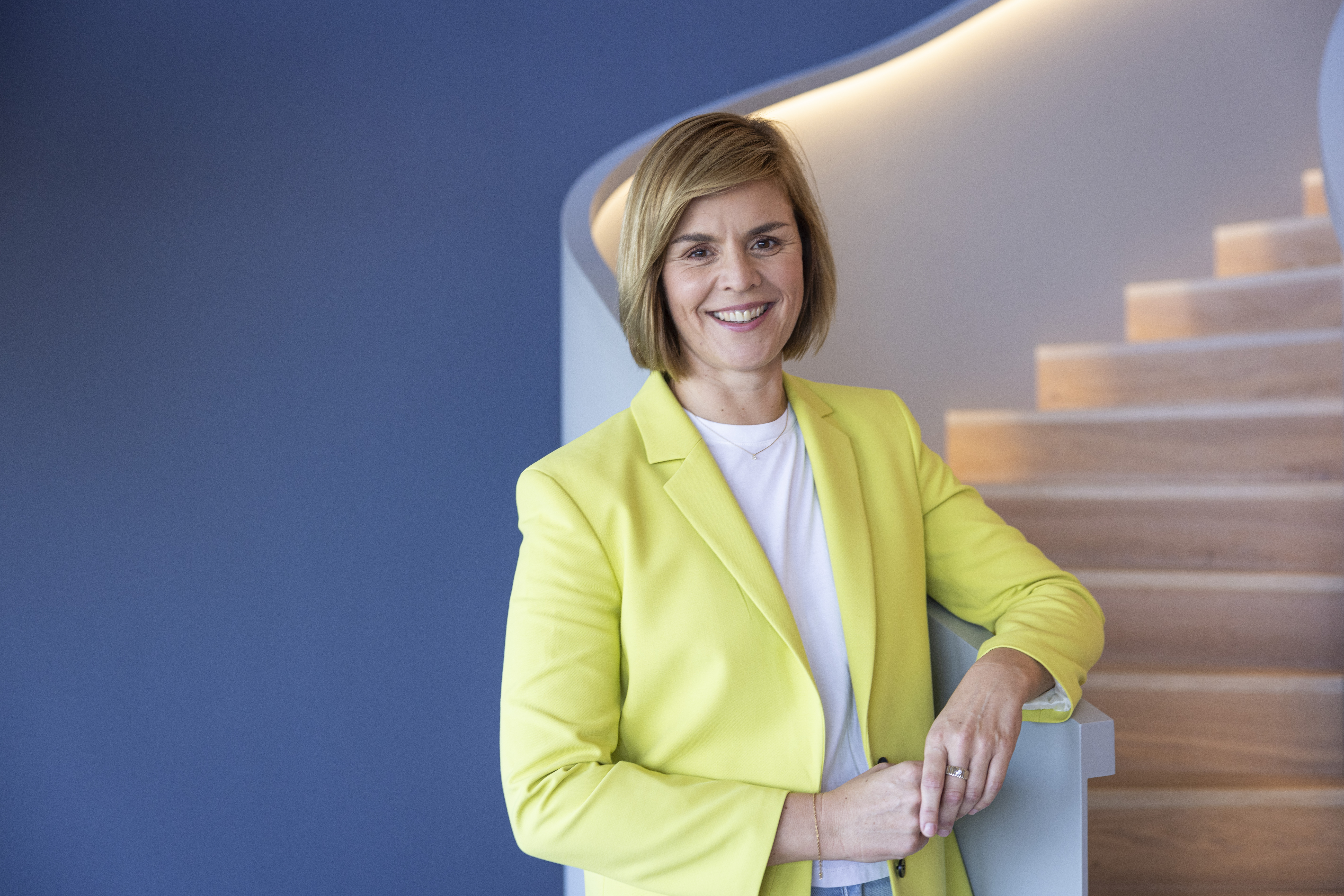 Портрет на д-р Eva Griewel, CFO на EOS Grou
